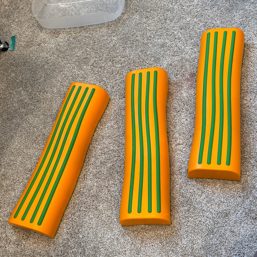 Orange and Green balance steps